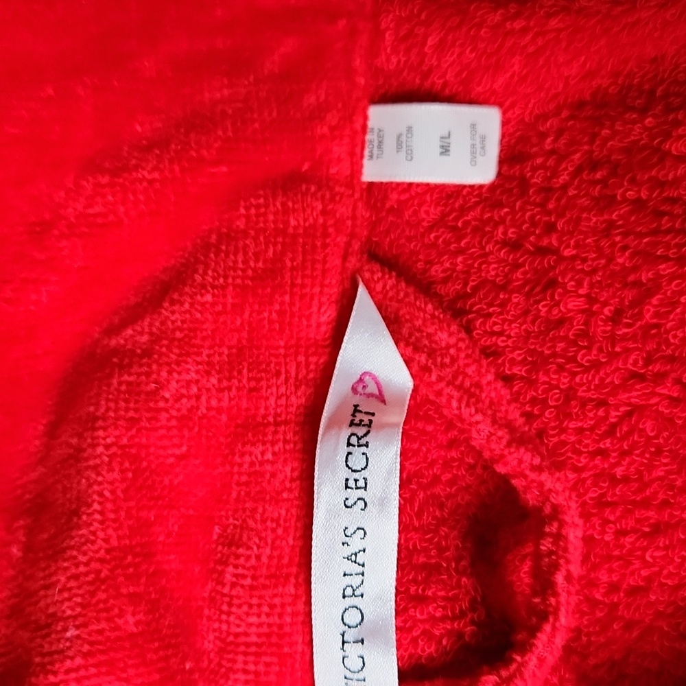 Victoria Secret - Picture 4 of 4
